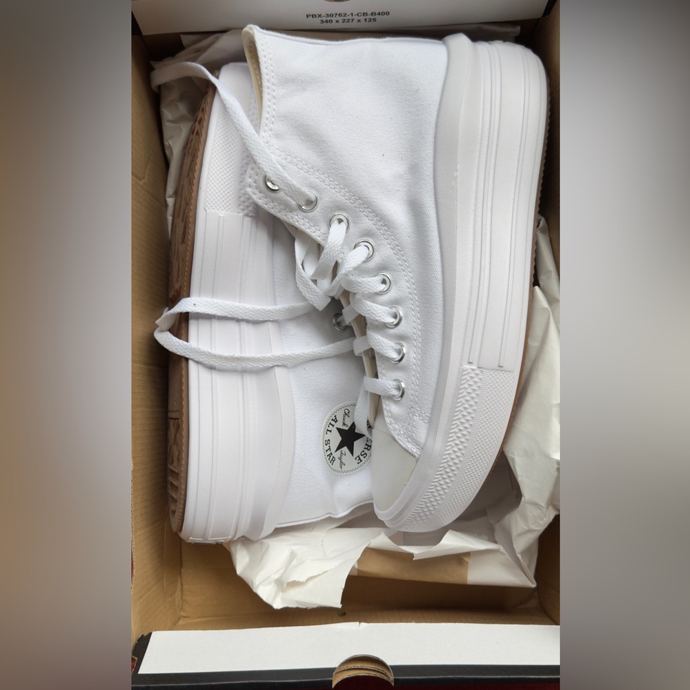 Converse White Canvas Platform High-Tops, New with Tags, Unworn, $30, Sz 8